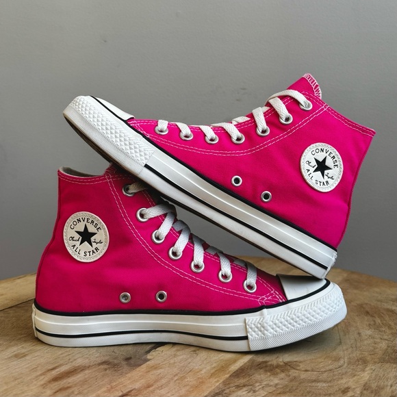 Women's Converse Chuck Taylor High Top Pink Size 6 Sneakers - Picture 1 of 8